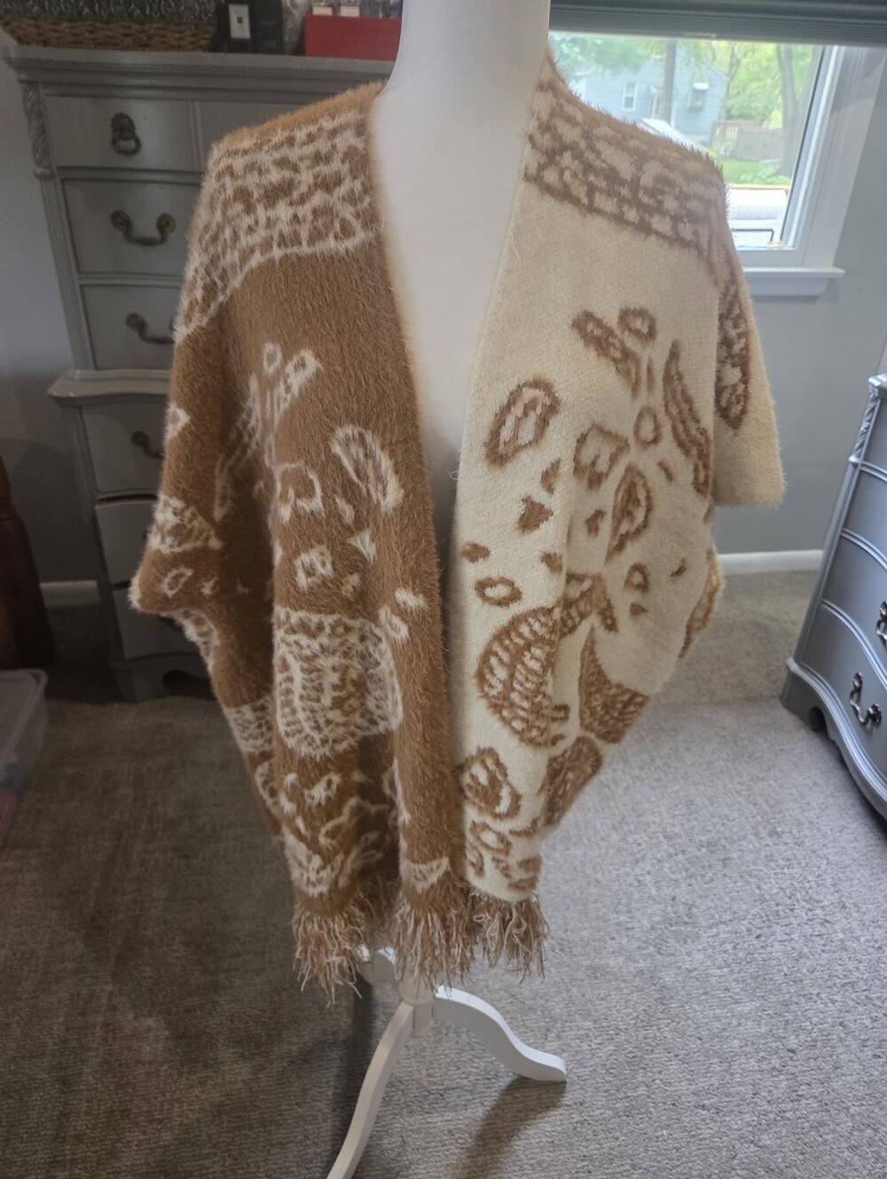 POL Cozy Two-Tone Cream and Tan Patterned Shawl